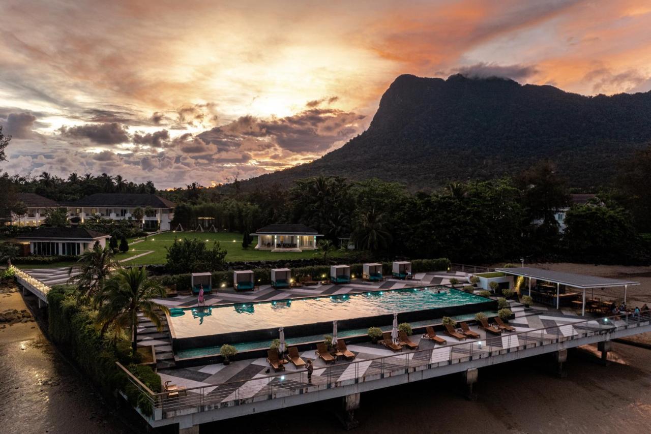 Hotel Cove 55 Santubong Exterior foto